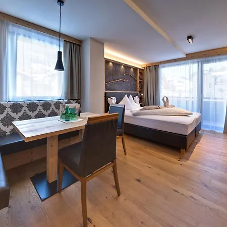 Naturjuwel فندق 4*